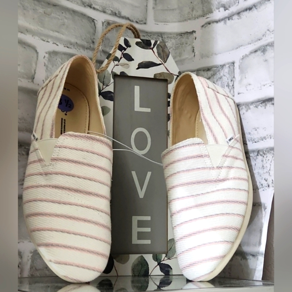 New striped Toms Women's slip on shoes 8.5